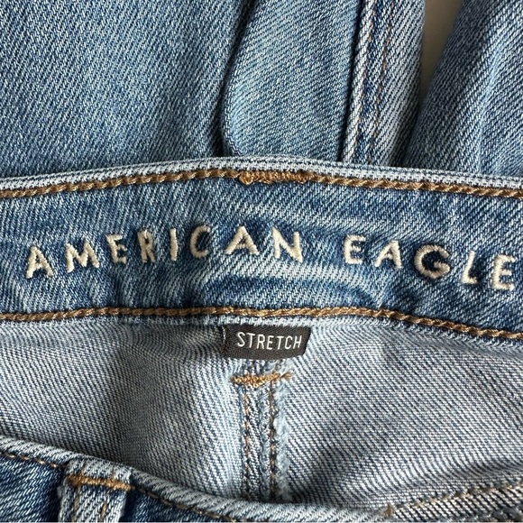 American Eagle Stretch Mom Jean Denim Size 4 Casual Straight Leg High Rise - Picture 6 of 9